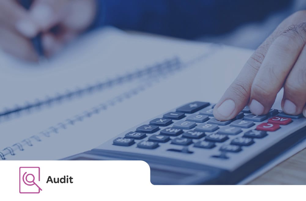 AVID-BusinessInsurance-Aviation-Tax-Audit Farm machinery during harvest